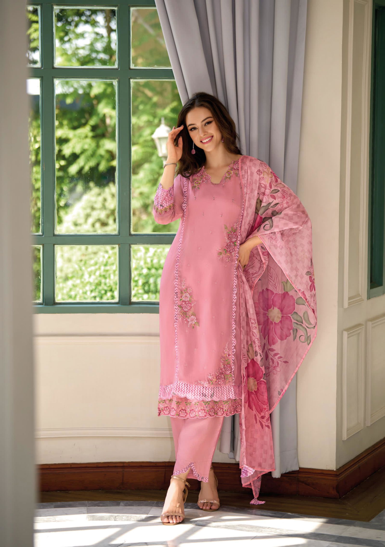 Inaya By Lady Leela Organza Kurti With Pant Dupatta Wholesalers In Delhi
